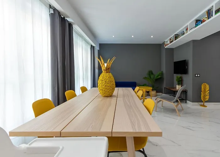 Lujan Deluxe Suites By Valcambre
