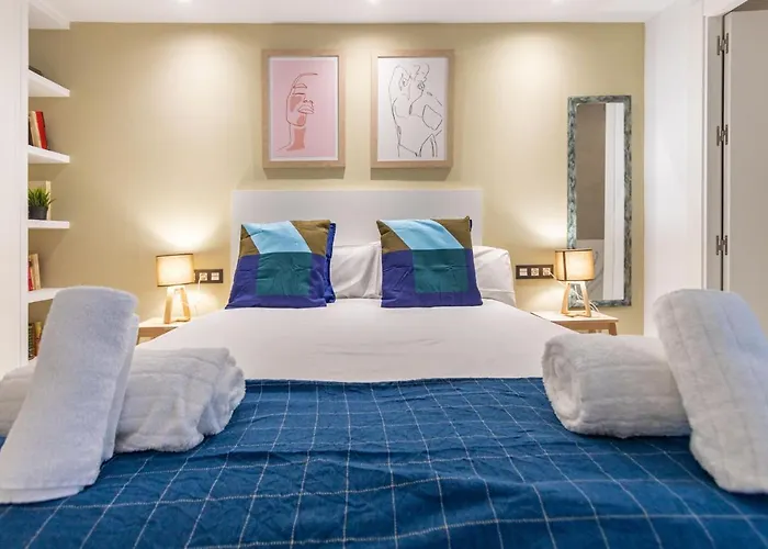Lujan Deluxe Suites By Valcambre